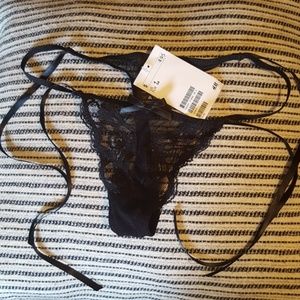H&M NWT size 4 (small) Thong with Ties